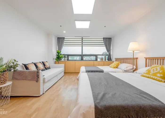 Lovely Hongik Univ Stn Vol 24 Apartment Seoul