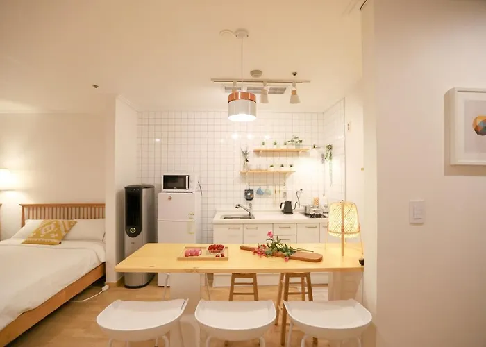 Apartment Lovely Hongik Univ Stn Vol 24 Seoul