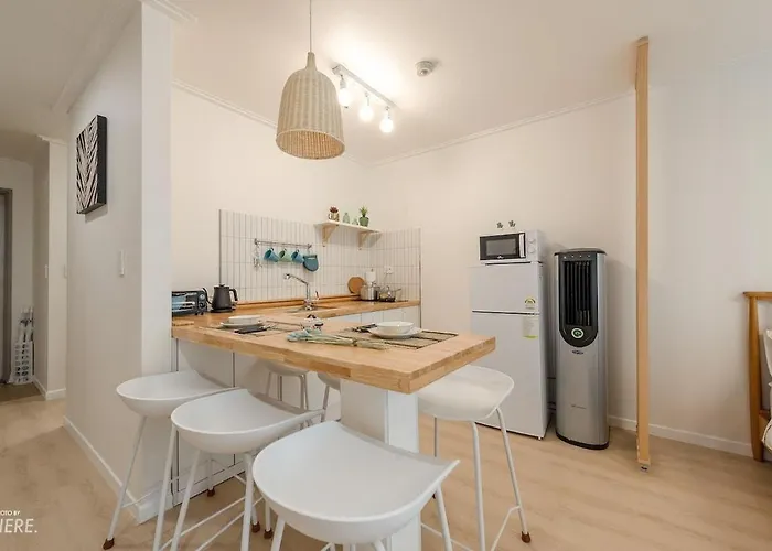 Lovely Hongik Univ Stn Vol 24 Apartment *