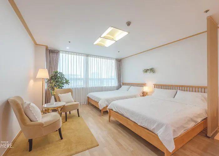 Lovely Hongik Univ Stn Vol 24 Apartment