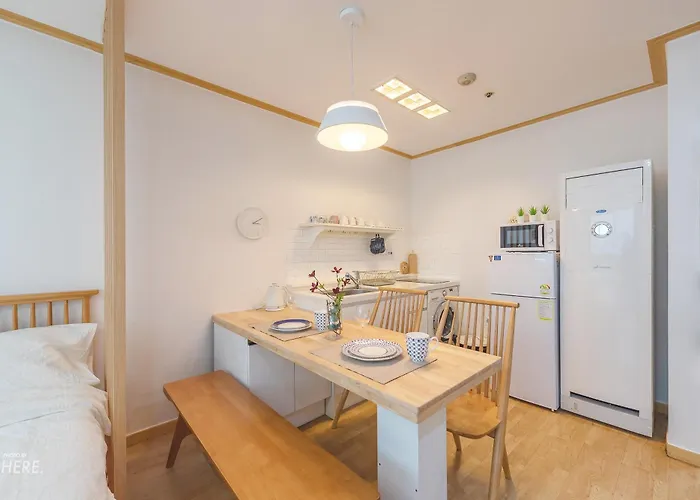 Lovely Hongik Univ Stn Vol 24 Apartment *